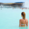 Kvinnor-njuta-av-spa-i-blu-lagoon